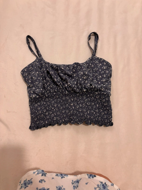 Hollister Croped Tank Top 2