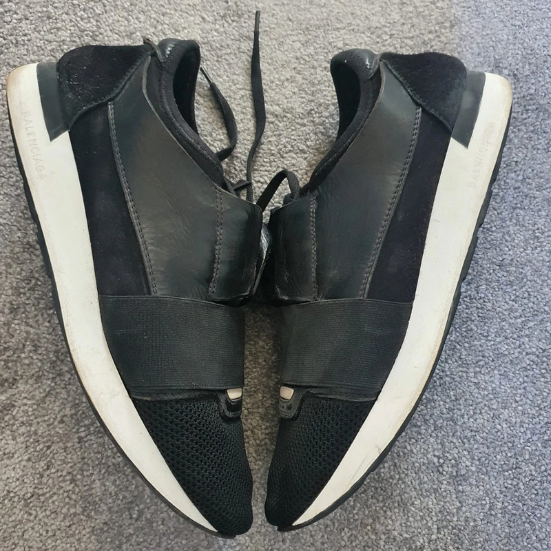 Balenciaga race sale runners all black