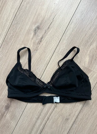 Soutien-gorge femme noir détail dentelle 95B Monoprix femme, marke: Monoprix, zustand: Sehr gut, größe: 80B, 8,00 €, 9,10 € inklusive Vinted-Käuferschutz
