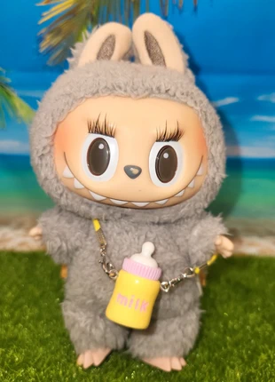 Labubu PopMart accessoire biberon bandoulière, marke: labubu, zustand: Sehr gut, größe: Einheitsgröße, 1,99 €, 2,79 € inklusive Vinted-Käuferschutz