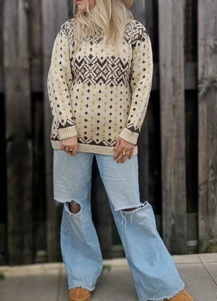 Handknitted woolen sweater, merk: Hand Knitted, staat: Heel goed, maat: L / 40 / 12, € 20,00, € 21,70 inclusief Kopersbescherming