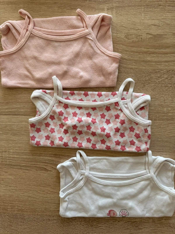 Lot 3 bodies fines bretelles Obaïbi 12 mois BE - photo numéro 2