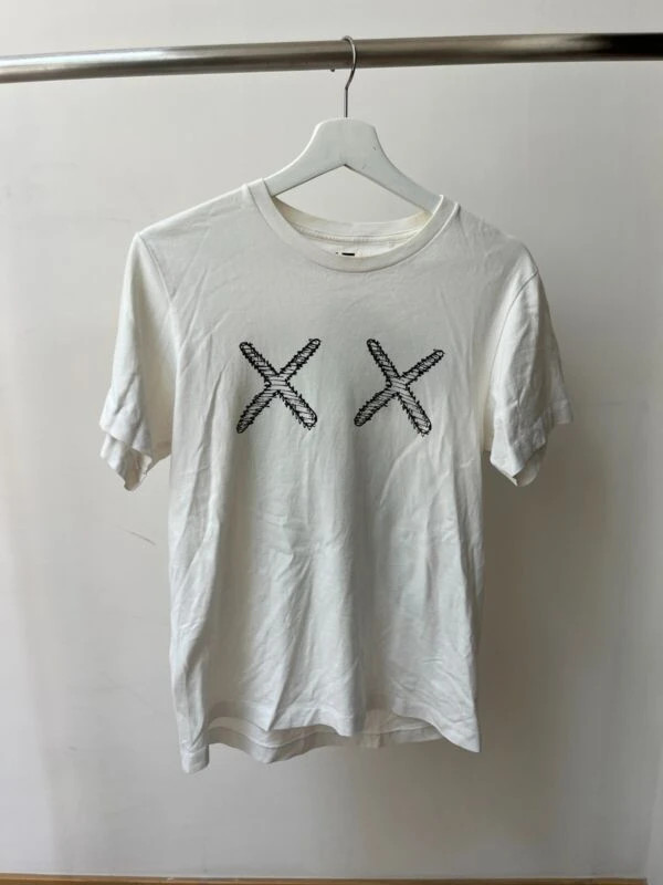 Men's Kaws UT (Short-Sleeve Graphic T-Shirt) | White | 2XS | Uniqlo US