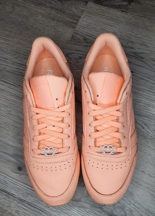 Reebok classic leather sneaker, marque: Reebok Classic, état: Très bon état, taille: 37.5, 30,00 €, 32,20 € Protection acheteurs incluse