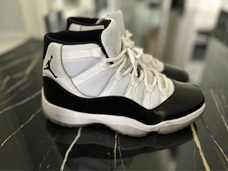 Air Jordan 11 Concord 36