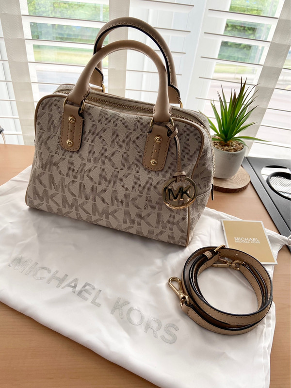 Beautiful Michael Kors Bowling Style Bag