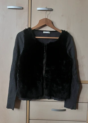 Veste grise foncée avec fausse fourrure s/m Promod portée une fois, merk: Promod, staat: Heel goed, maat: S / 36 / 8, € 15,00, € 16,45 inclusief Kopersbescherming