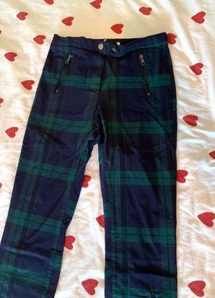 Schotse ruit pantalon H&M, merk: H&M, staat: Heel goed, maat: S / 36 / 8, € 3,00, € 3,85 inclusief Kopersbescherming