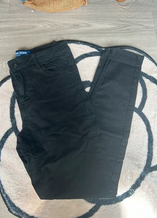 Jean slim noir taille 36. Jennyfer, brand: Jennyfer, condizioni: Ottime, taglia: S / IT 40 / EU 36, €5.00, €5.95 include la Protezione acquisti