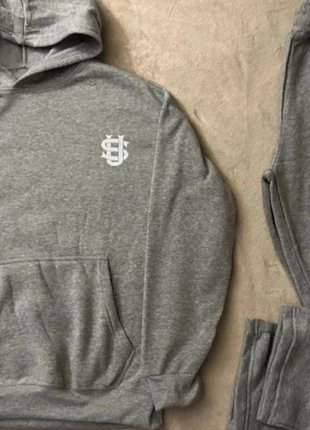 Ensemble streetwear gris taille M neuf, marke: y2k, zustand: Neu, größe: M, 29,90 €, 32,10 € inklusive Vinted-Käuferschutz