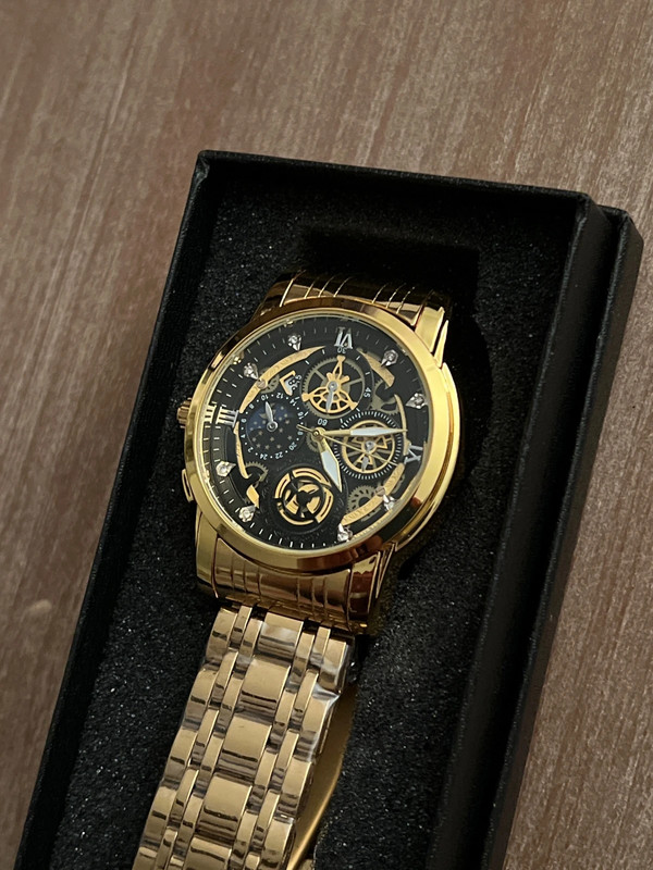 Men’s Gold Wrsit Watch 2