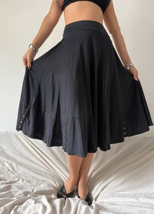 Classic Italian Vintage Black Flared Skirt with Button Detail, marca: Vintage Dressing, estado: Muy bueno, tamaño: M / 38 / 10, 22,00 €, 23,80 € Protección al comprador incluida
