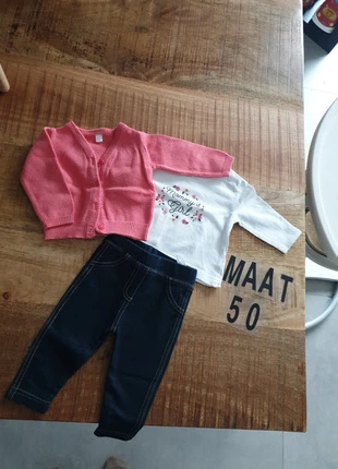 3 delig setje , marque: Zeeman, état: Très bon état, taille: Jusqu'à 1 mois / 50 cm, 2,00 €, 2,80 € Protection acheteurs incluse