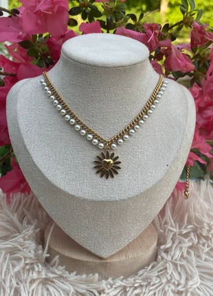 Collier Charms breloque Soleil coeur acier inoxydable doré et perles, marca: La boutique d’Elolo, estado: Muy bueno, 13,00 €, 14,35 € Protección al comprador Pro incluida