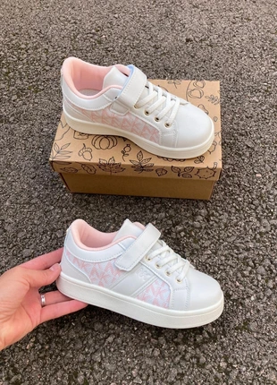 Basket fille, état: Neuf sans étiquette, taille: 30, 20,00 €, 21,70 € Protection acheteurs incluse