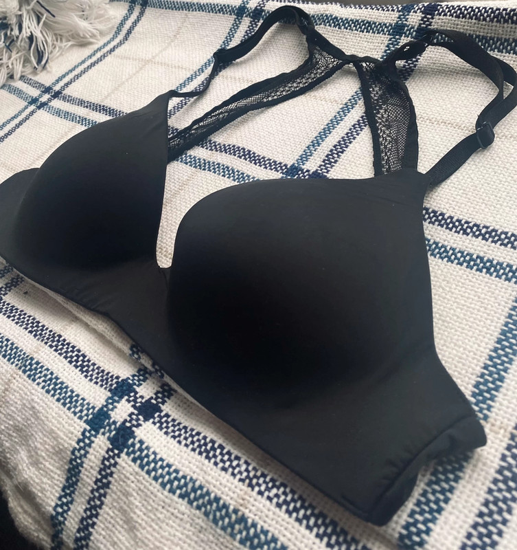 Victoria’s Secret Black ‘No Wire’ Bra / Lace Back / T shirt Bra / Very  Lightly Padded