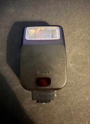 Canon Speedlite 200E flash vintage per reflex Canon EOS + custodia originale, marke: Canon, zustand: Sehr gut, 10,00 €, 11,20 € inklusive Vinted-Käuferschutz
