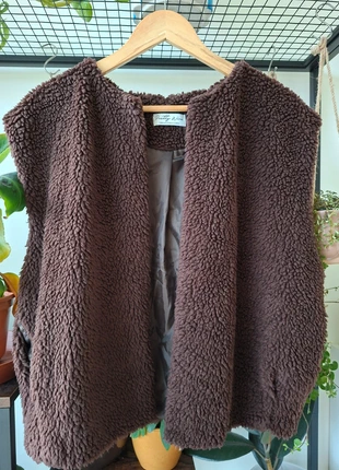 Pretty Wire Chocolate Brown Teddy Sherpa Vest, Gilet sans manches polaire marron, merk: Hangar 86, staat: Heel goed, maat: Universele maat, € 16,99, € 18,54 inclusief Kopersbescherming