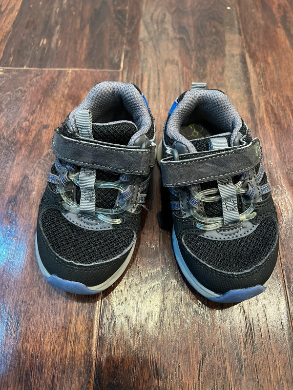 Toddler Stride Rite Surprize Shoes. Size 5M. Lights up. Vinted