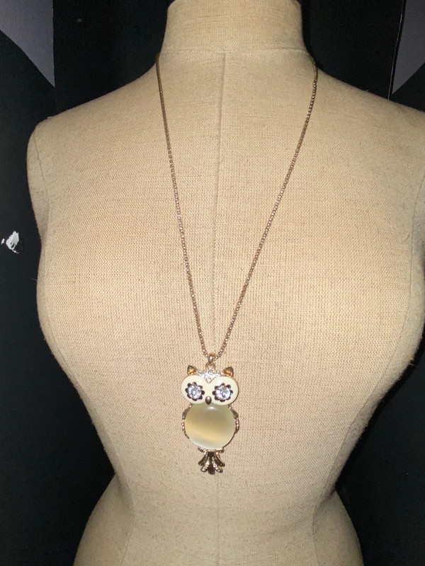 28” goldtone metal chain hanging large owl pendant opaque clear rhinestone off white 1