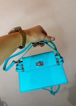 Petit sac à main bleu clair mango – effet cuir saffiano, marque: Mango, état: Très bon état, 13,00 €, 14,35 € Protection acheteurs incluse