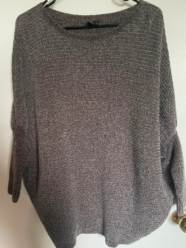 Brownish baggy sweater 3