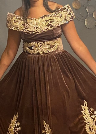 Robe constantinois, marke: UNE, zustand: Sehr gut, größe: L / 40 / 12, 130,00 €, 137,20 € inklusive Vinted-Käuferschutz