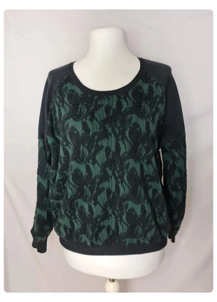 Sweat Calvin Klein Jeans femme T.L (modèle oversize), marque: Calvin Klein Jeans, état: Très bon état, taille: L / 40 / 12, 10,00 €, 11,20 € Protection acheteurs (Pro) incluse