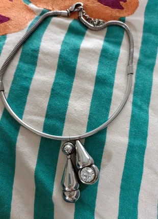 Quadra Blu ketting – opvallend design, zilverkleurig – feestelijk & tijdloos, merk: QUADRA, staat: Heel goed, € 15,00, € 16,45 inclusief Kopersbescherming