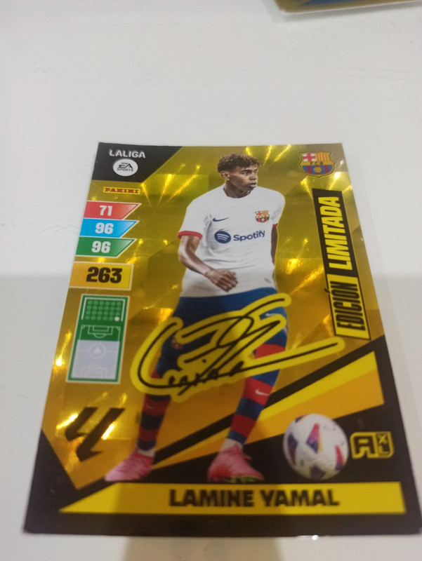Carta futbol la liga edicion limitada firmada lamine yamal | Vinted