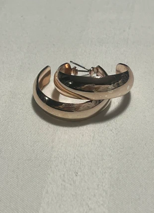 Classic Gold Hoop Earrings, brand: NO LABEL, condition: Very good, €4.00, €4.90 includes Buyer Protection