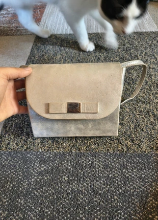 Kleine zilveren schoudertas, merk: Source Unknown, staat: Heel goed, € 1,00, € 1,75 inclusief Kopersbescherming