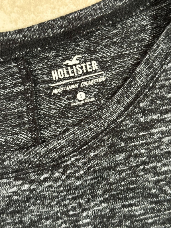 Hollister black must have collection shirt size small 4