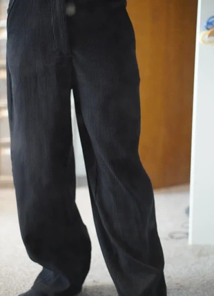 Pantalon en velours noir bershka neuf en S, marke: Bershka, zustand: Neu, größe: S, 15,00 €, 16,45 € inklusive Vinted-Käuferschutz