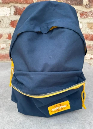 Sac à dos Eastpak bleu marine & jaune – Bon état, brand: Eastpak, condition: Very good, €39.00, €41.65 includes Buyer Protection