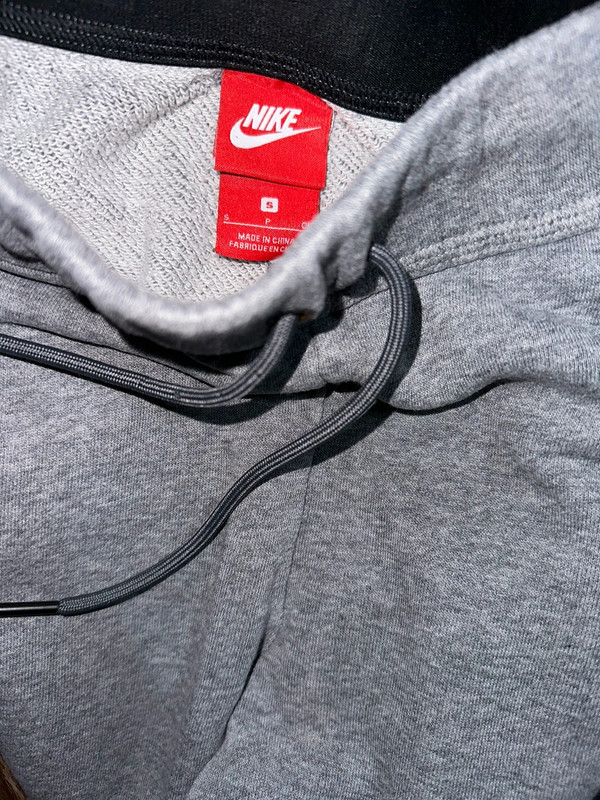 Nike sweatpants 4