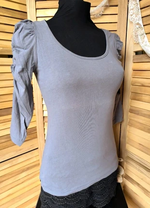 Haut moulant gris manches 3/4 froncées Women Only taille S-M 🎈🎈, marque: Women Only, état: Bon état, taille: S / 36 / 8, 2,80 €, 3,64 € Protection acheteurs (Pro) incluse