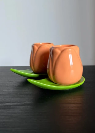 Tulip Orange Espresso Cups Set - Ceramic Coffee Cups with Leaf Saucers - 2x100ml - 7x11x6 cm, marke: Balvi, zustand: Neu, mit Etikett, 19,99 €, 21,69 € beinhaltet Vinted-Käuferschutz Pro