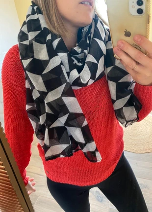 Foulard noir et blanc, zustand: Gut, 1,00 €, 1,75 € inklusive Vinted-Käuferschutz