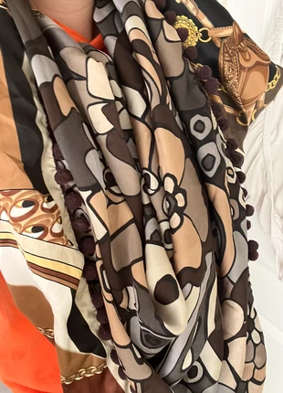 Satijnen print sjaal , merk: bewitched, staat: Goed, € 15,00, € 16,45 inclusief Kopersbescherming