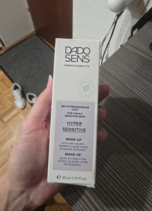 Hyper sensitive Make up, marke: DadoSens, zustand: Neu, mit Etikett, 10,00 €, 11,20 € inklusive Vinted-Käuferschutz