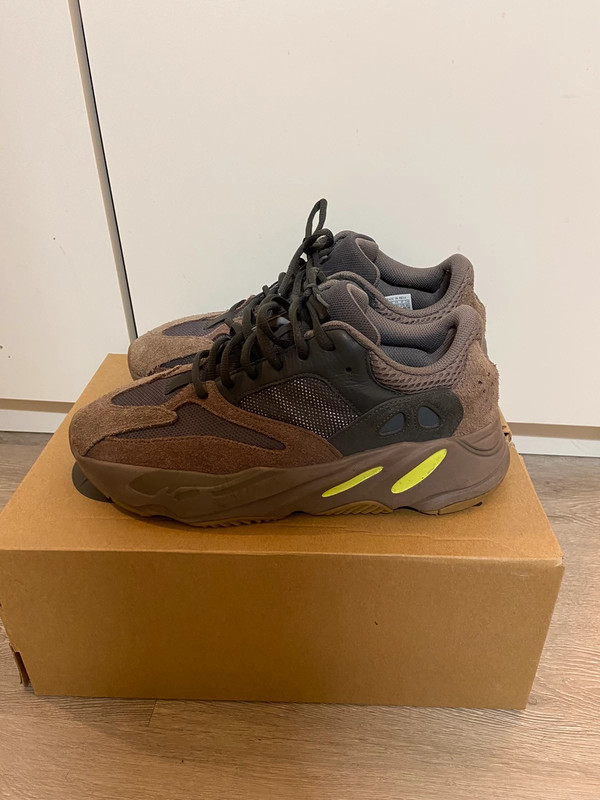 Chaussure yeezy 700 sales