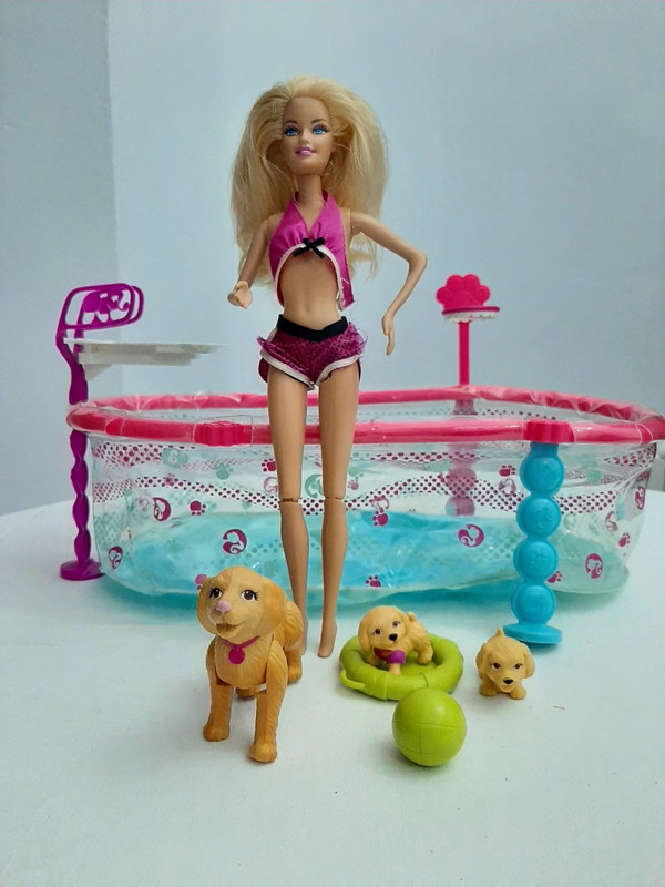 Barbie y top su perrita