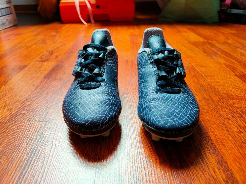 Chaussure de foot garçon taille 28
