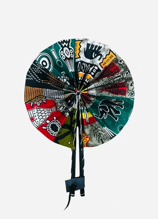 Éventail pliable, Tissu Wax, Made in Afrique (fait main), Multicolore & Motifs Africains – TU, merk: Africa, staat: Nieuw zonder prijskaartje, € 17,00, € 18,55 inclusief Kopersbescherming