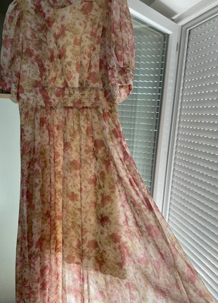 Vestido floral con abertura en el cuello., marke: Shein, zustand: Neu, größe: M / 38 / 10, 9,00 €, 10,15 € inklusive Vinted-Käuferschutz