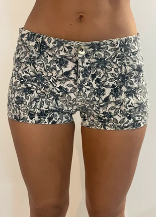 Short H&M floreale vita bassa taglia 40, marque: H&M, état: Très bon état, taille: S / 36 / 8, 2,00 €, 2,80 € Protection acheteurs incluse