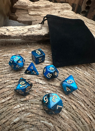 DND dice set /dobbelsteenset / blauw metallic, marca: dnd dice, estado: Novo sem etiquetas, €7.50, €8.58 inclui Proteção do Comprador