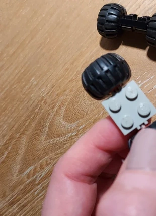 2 Ruote LEGO Grandi Gommate con Assali e Piastre Grige | Nero Pezzi di Ricambio 2x2, marke: LEGO, zustand: Gut, größe: Einheitsgröße, 3,99 €, 4,89 € inklusive Vinted-Käuferschutz