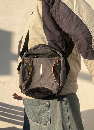 Sac à bandoulière style Y2k Noir et Grise, merk: Vintage Dressing, staat: Heel goed, € 20,00, € 21,70 inclusief Kopersbescherming